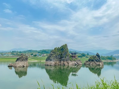 도담삼봉 Dodamsambong Peaks