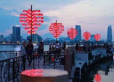 Cầu Tình Yêu - Love Pier