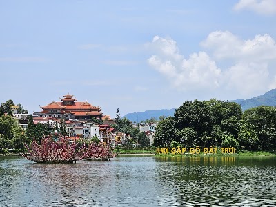 Sapa Lake Square