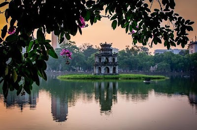 Hoàn Kiếm Lake