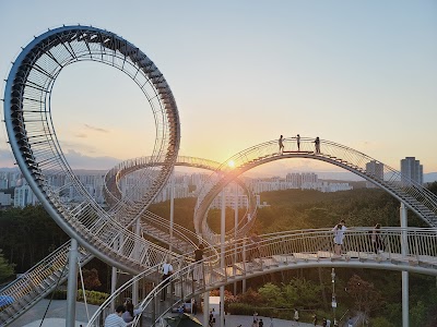 Hwanho Park Space Walk