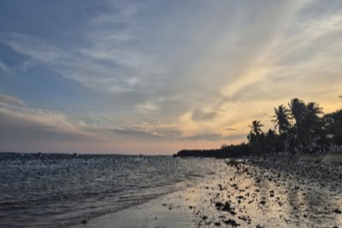 Alona Beach in Panglao, Bohol