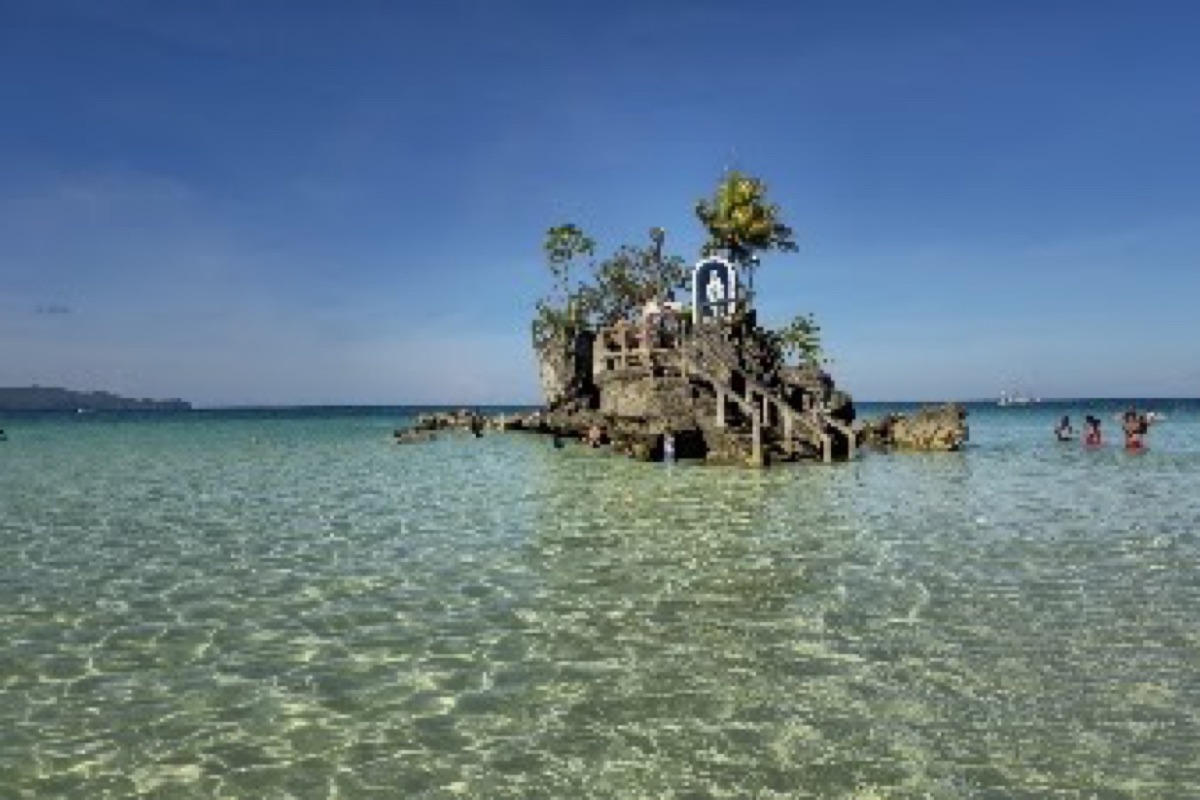 Willy's Rock in Boracay