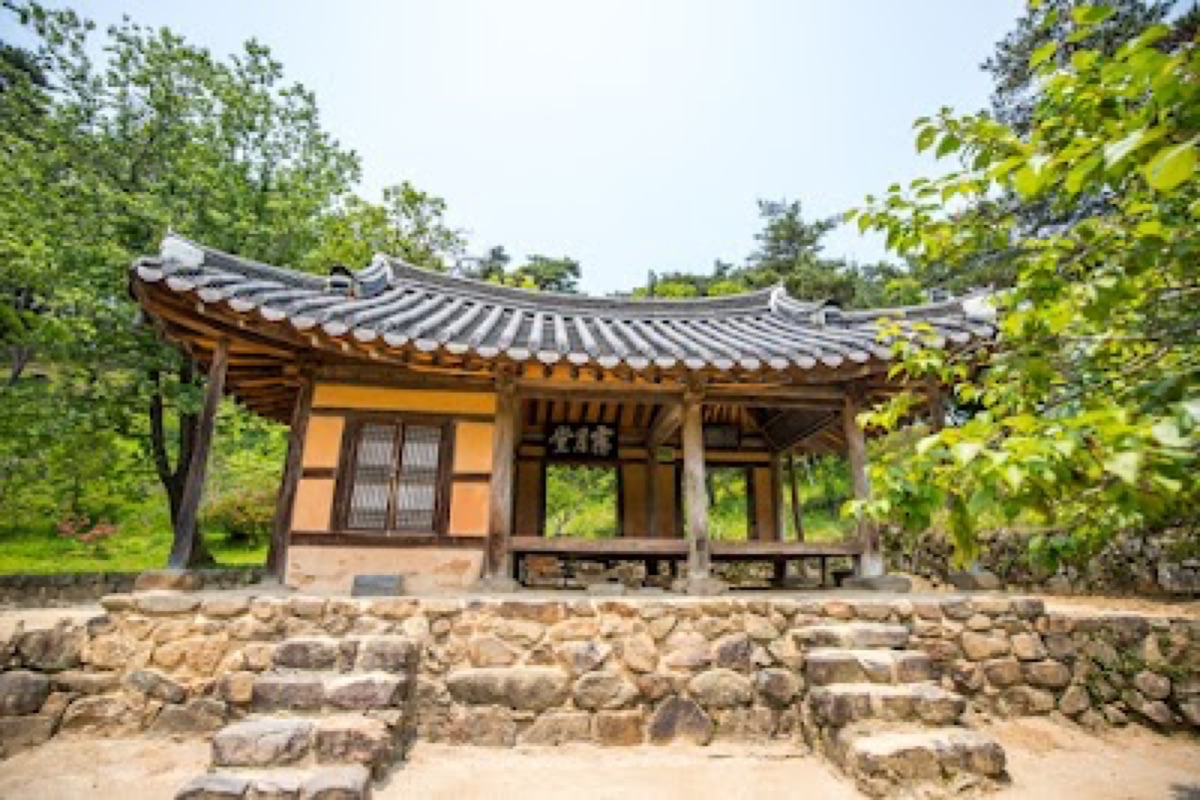 Soswaewon Garden 16th-century Joseon scholar pavilions and streams in a bamboo-shaded valley in Damyang