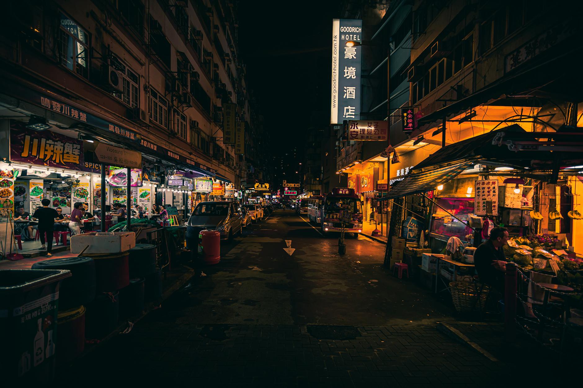 Temple Street Night Market in Hong Kong
