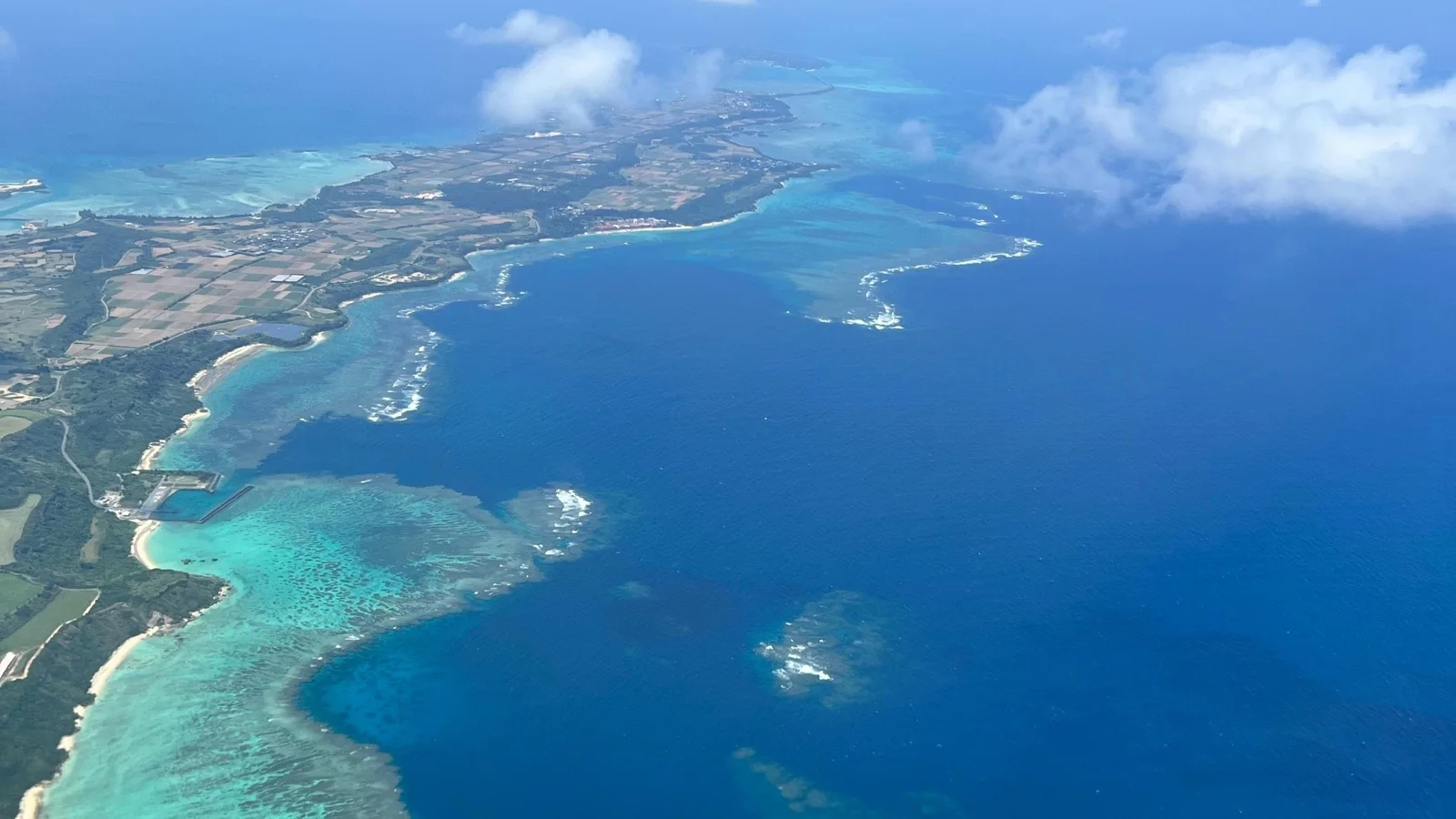 Emerald waters and white sand islets at Kabira Bay in Ishigaki, Okinawa, Japan