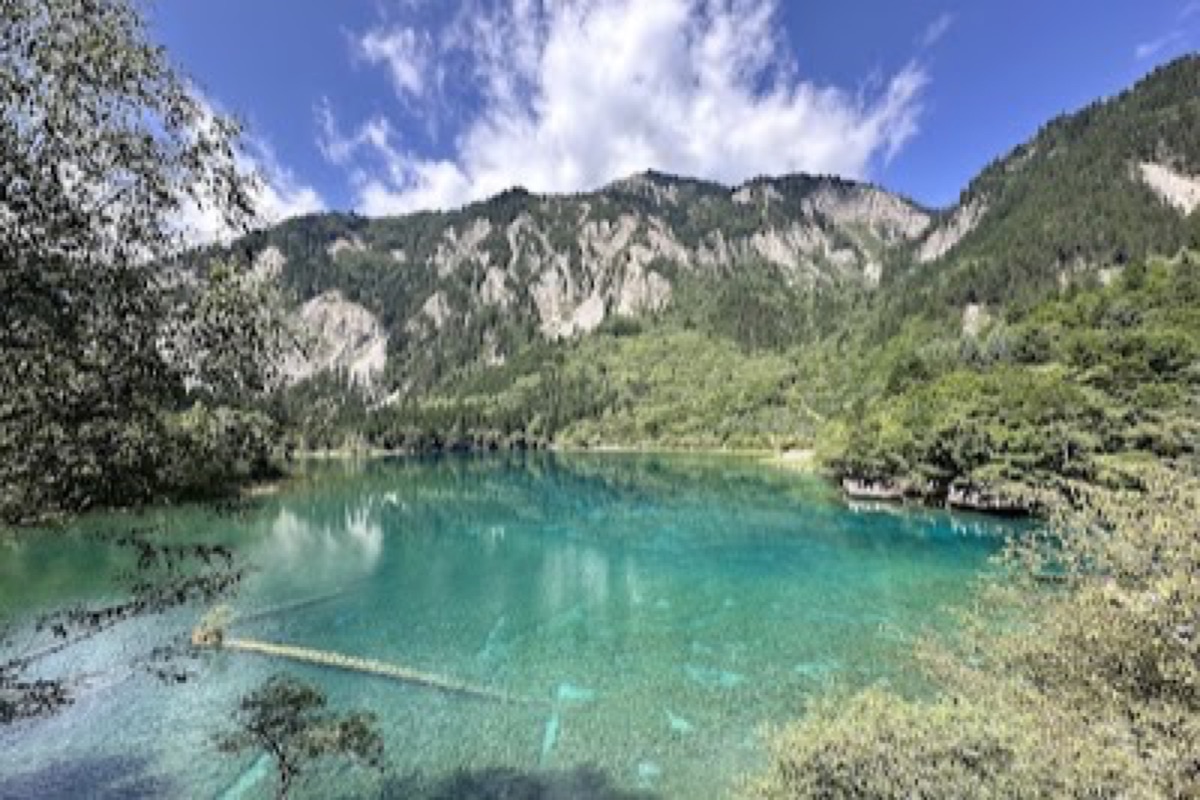 Long Lake (Changhai) in Jiuzhaigou
