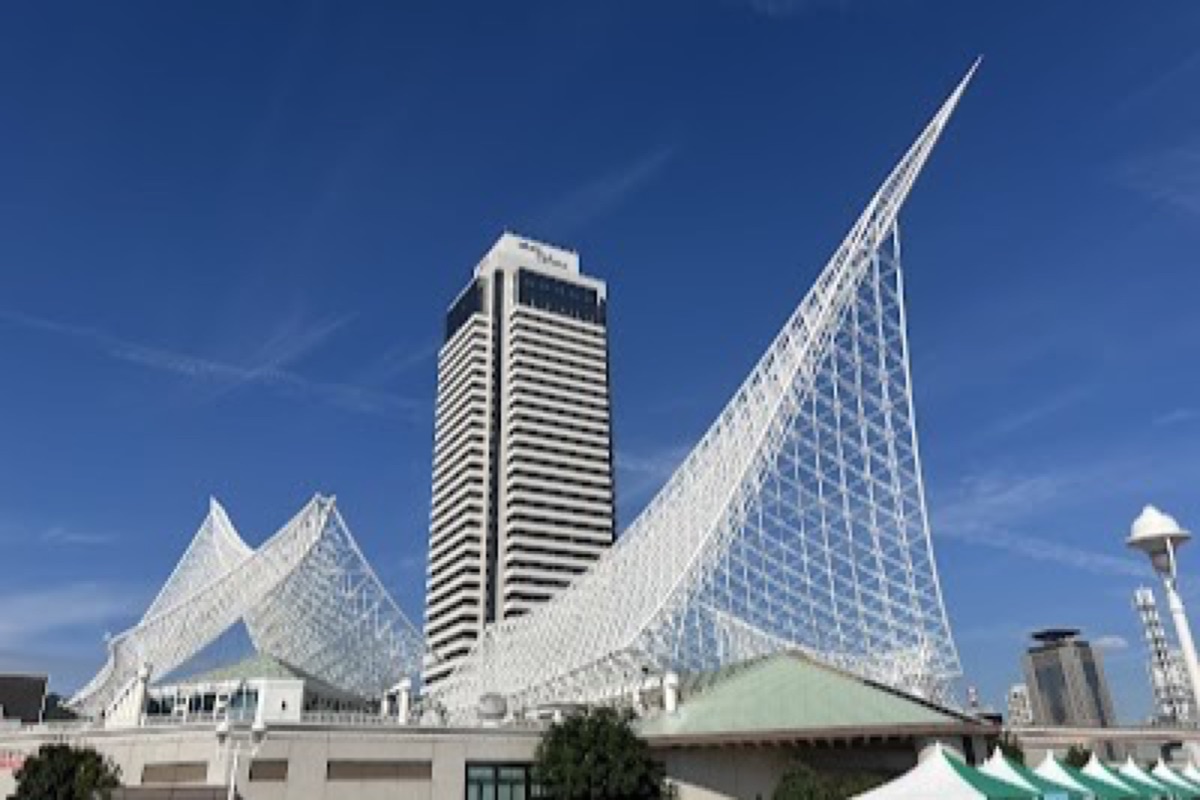 Meriken Park waterfront with Kobe Port Tower and harbor views at sunset