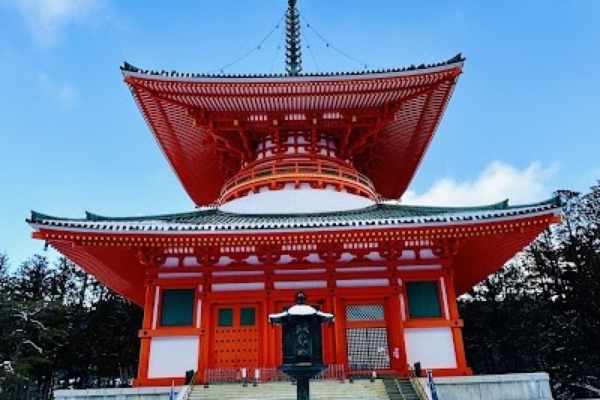 Danjo Garan temple complex with wooden halls and vermillion accents in Koyasan