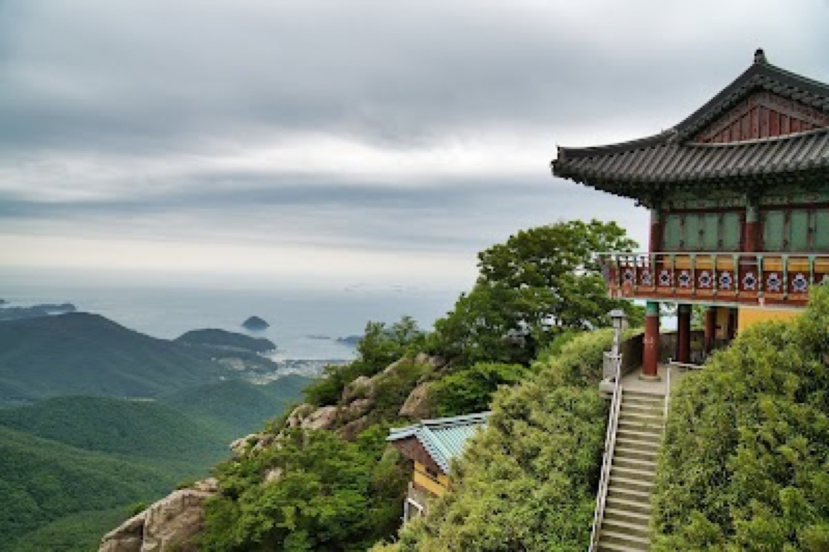 Boriam Temple cliffside sea-facing gates atop Geumsan with panoramic views over Hallyeohaesang