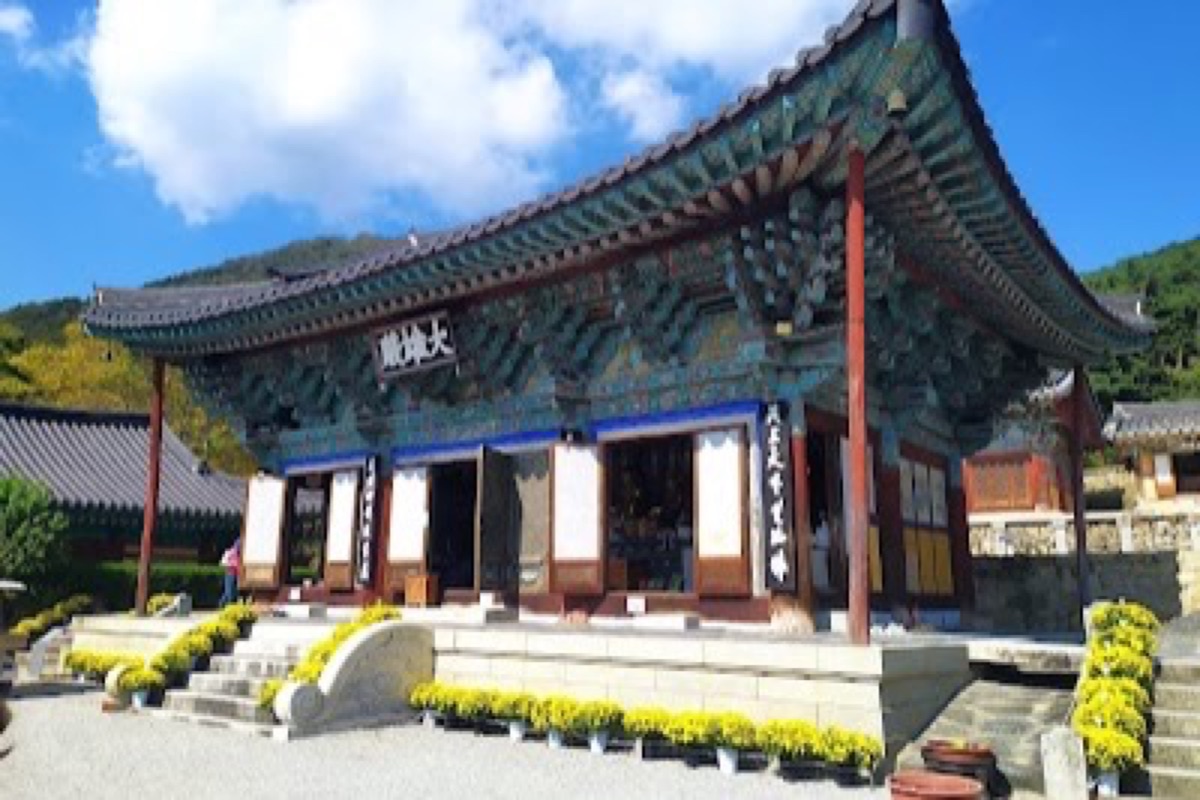 Bogyeongsa Temple forested mountain valley gateway to the Naeyeonsan waterfall trail in Pohang