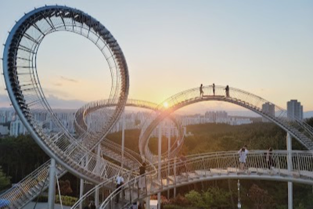 Space Walk spiraling steel walkway with panoramic Yeongil Bay views from Hwanho Park in Pohang