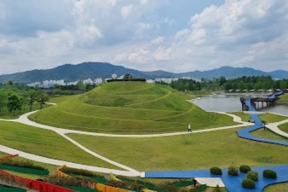 Suncheon Bay National Garden spring flower beds, themed world gardens, and Dream Bridge in Suncheon