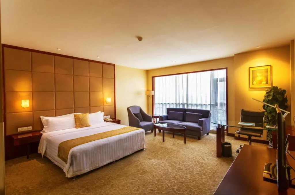 Ramada Plaza Yantai Hotel