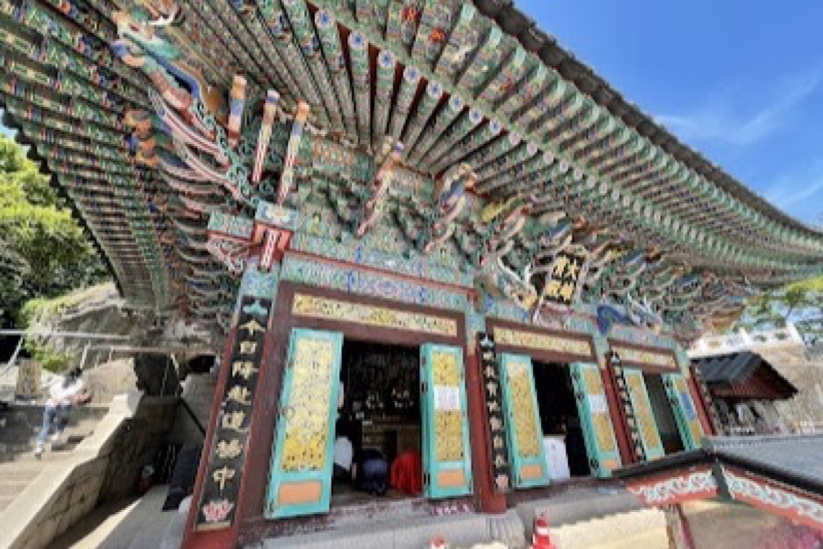 Hyangiram Hermitage perched among seaside boulders with sweeping ocean views on Dolsan Island in Yeosu