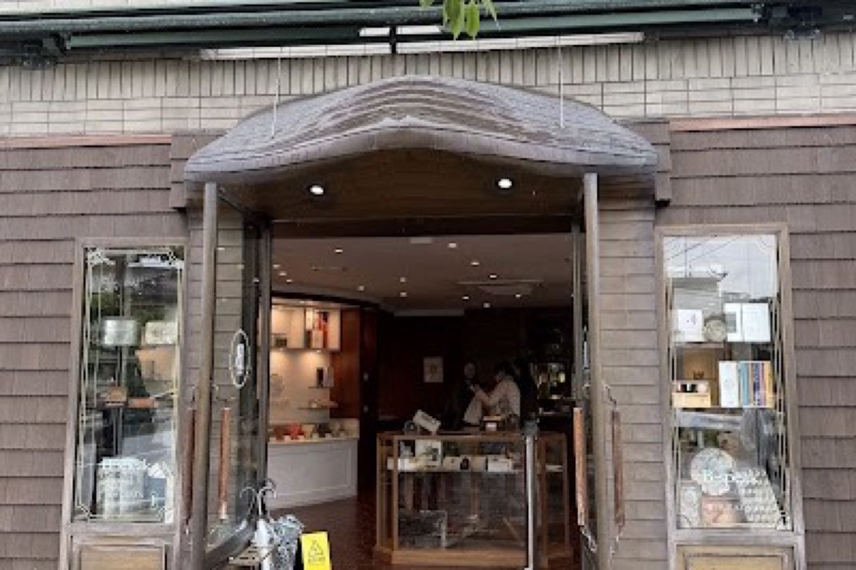 B-speak patisserie roll cake display at the shop on Yunotsubo Kaido in Yufuin
